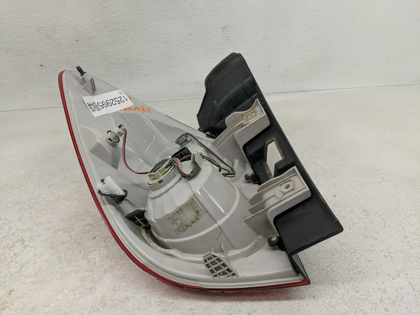 2010-2015 Chevrolet Equinox Tail Light Assembly Passenger Right OEM Fits Fits 2010 2011 2012 2013 2014 2015 OEM Used Auto Pa