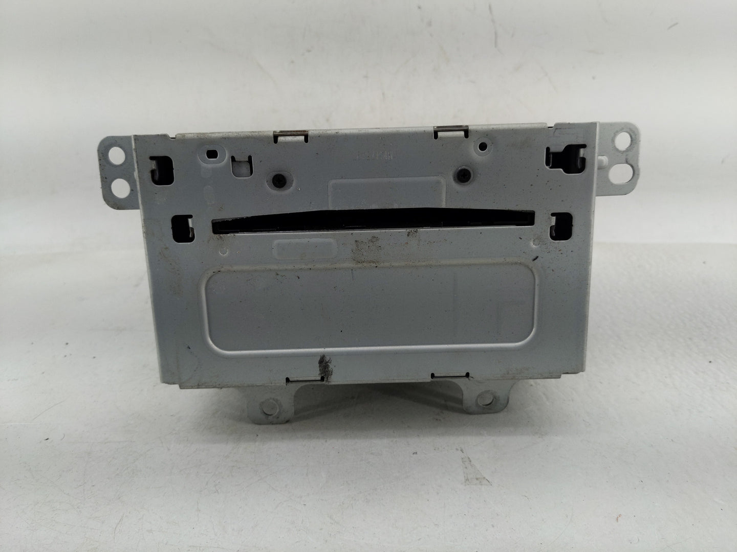 2011-2012 Chevrolet Equinox Radio AM FM Cd Player Receiver Replacement P/N:20983517 Fits Fits 2010 2011 2012 OEM Used Auto P