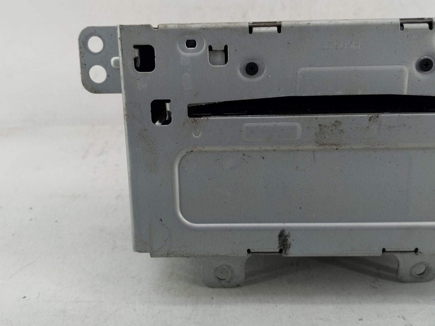 2011-2012 Chevrolet Equinox Radio AM FM Cd Player Receiver Replacement P/N:20983517 Fits Fits 2010 2011 2012 OEM Used Auto P