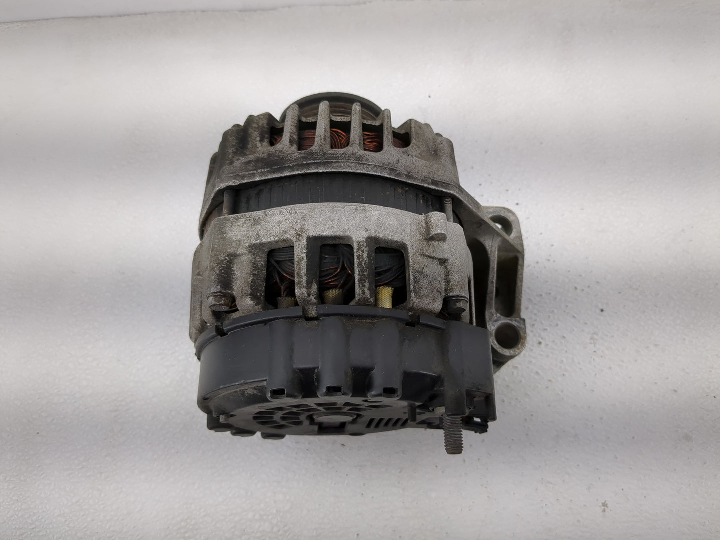 2010-2012 Chevrolet Equinox Alternator Replacement Generator Charging Assembly Engine OEM Fits OEM Used Auto Parts - Oemused