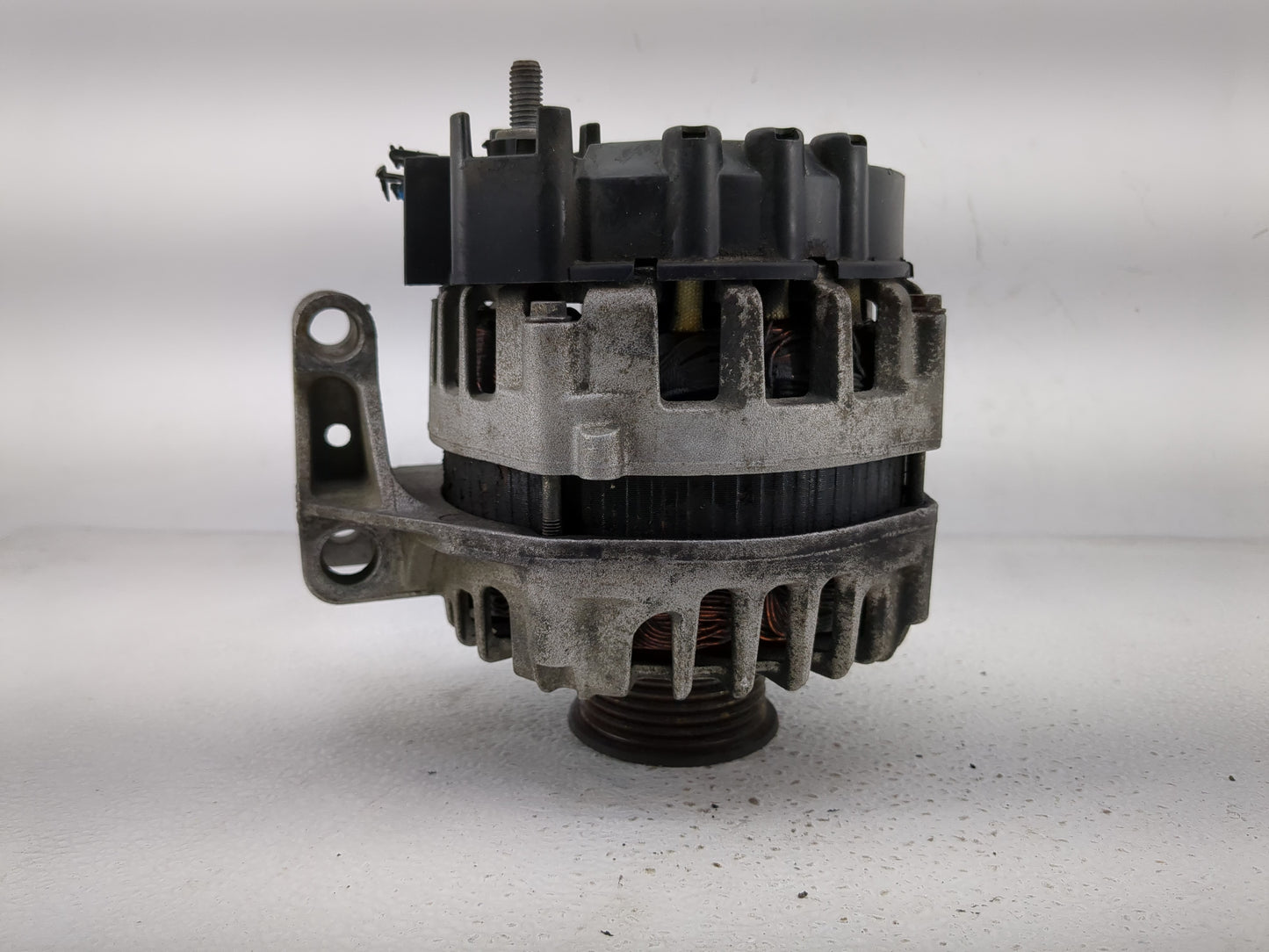 2010-2012 Chevrolet Equinox Alternator Replacement Generator Charging Assembly Engine OEM Fits OEM Used Auto Parts - Oemused