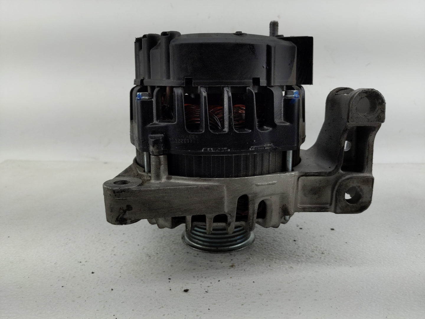 2010-2012 Chevrolet Equinox Alternator Replacement Generator Charging Assembly Engine OEM P/N:2650743 A 13502585 Fits OEM Us