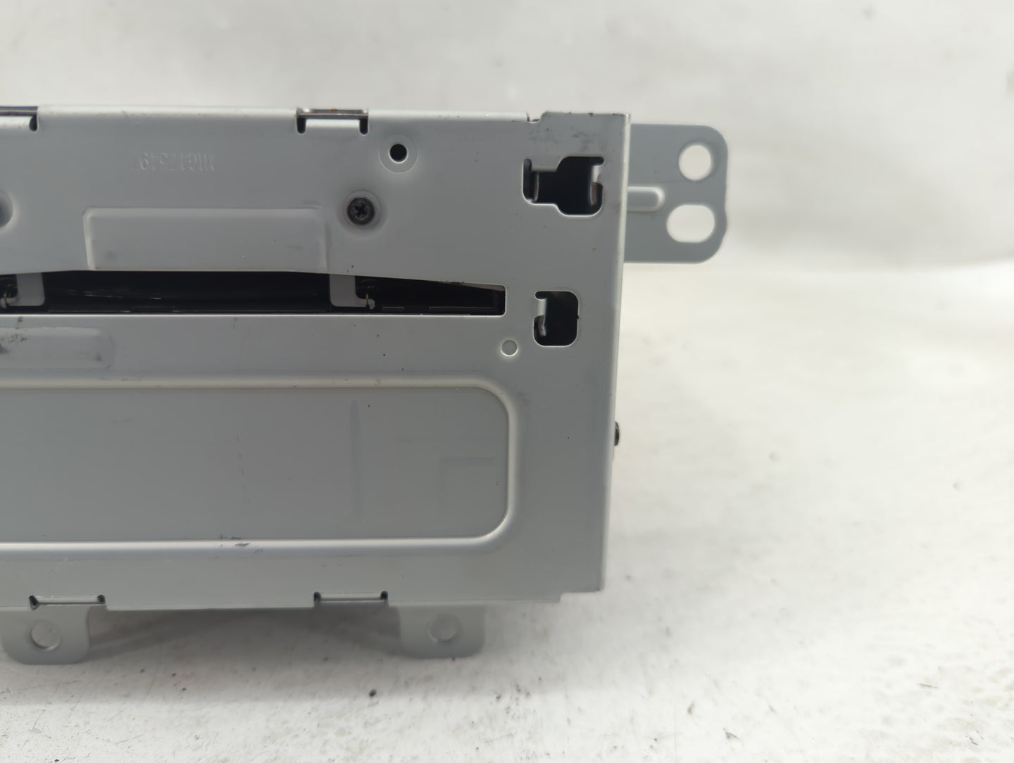 2011-2012 Chevrolet Equinox Radio AM FM Cd Player Receiver Replacement P/N:20983517 Fits Fits 2010 2011 2012 OEM Used Auto P