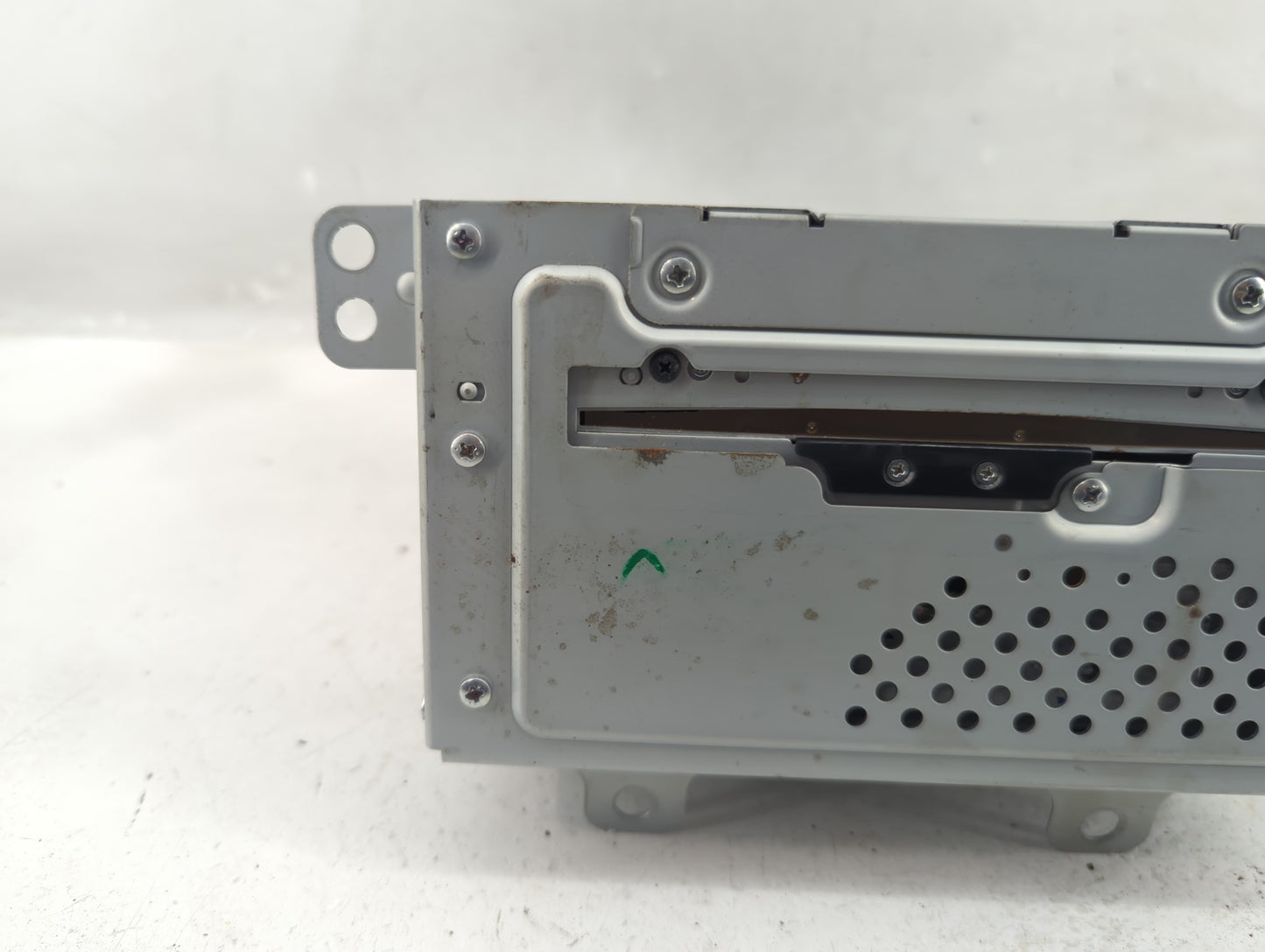 2011 Chevrolet Equinox Radio AM FM Cd Player Receiver Replacement P/N:22744758 Fits Fits 2010 OEM Used Auto Parts - Oemuseda