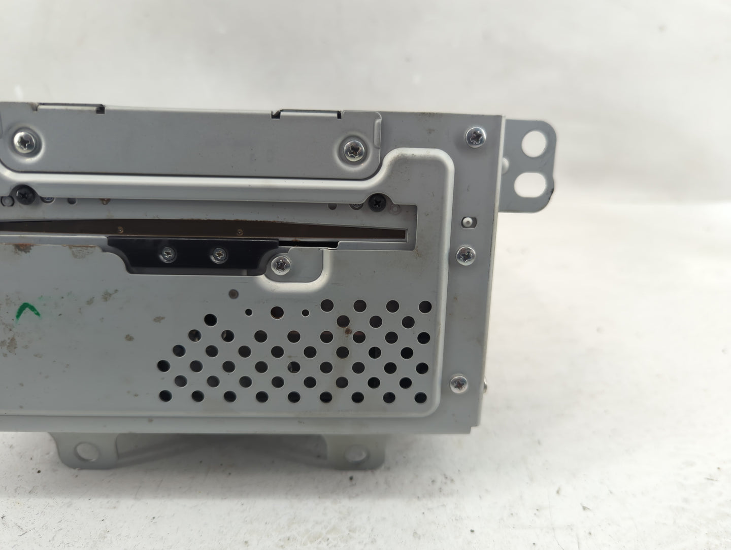 2011 Chevrolet Equinox Radio AM FM Cd Player Receiver Replacement P/N:22744758 Fits Fits 2010 OEM Used Auto Parts - Oemuseda