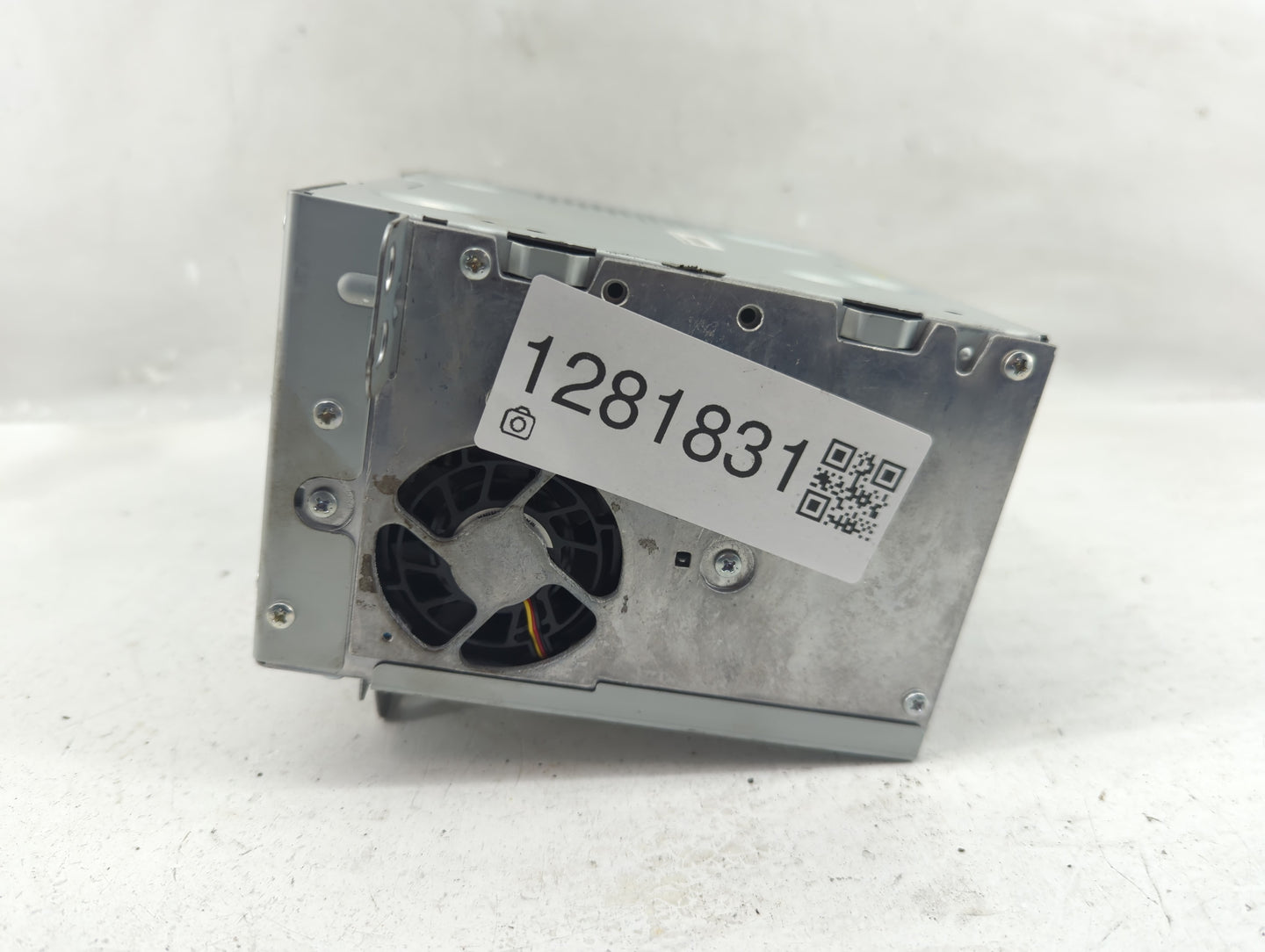 2011 Chevrolet Equinox Radio AM FM Cd Player Receiver Replacement P/N:22744758 Fits Fits 2010 OEM Used Auto Parts - Oemuseda