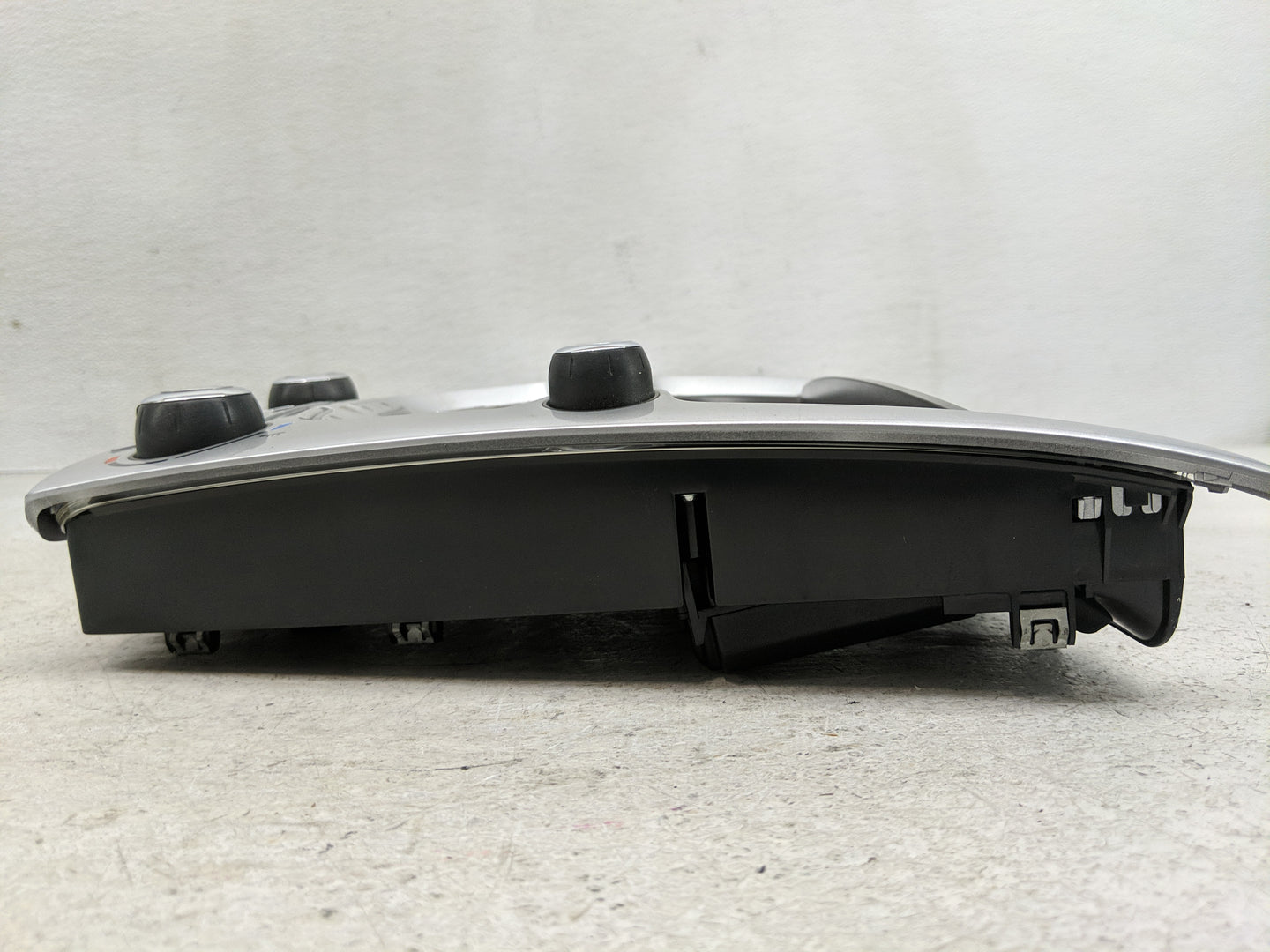 2010-2011 Chevrolet Equinox Radio Control Panel - Oemusedautoparts1.com