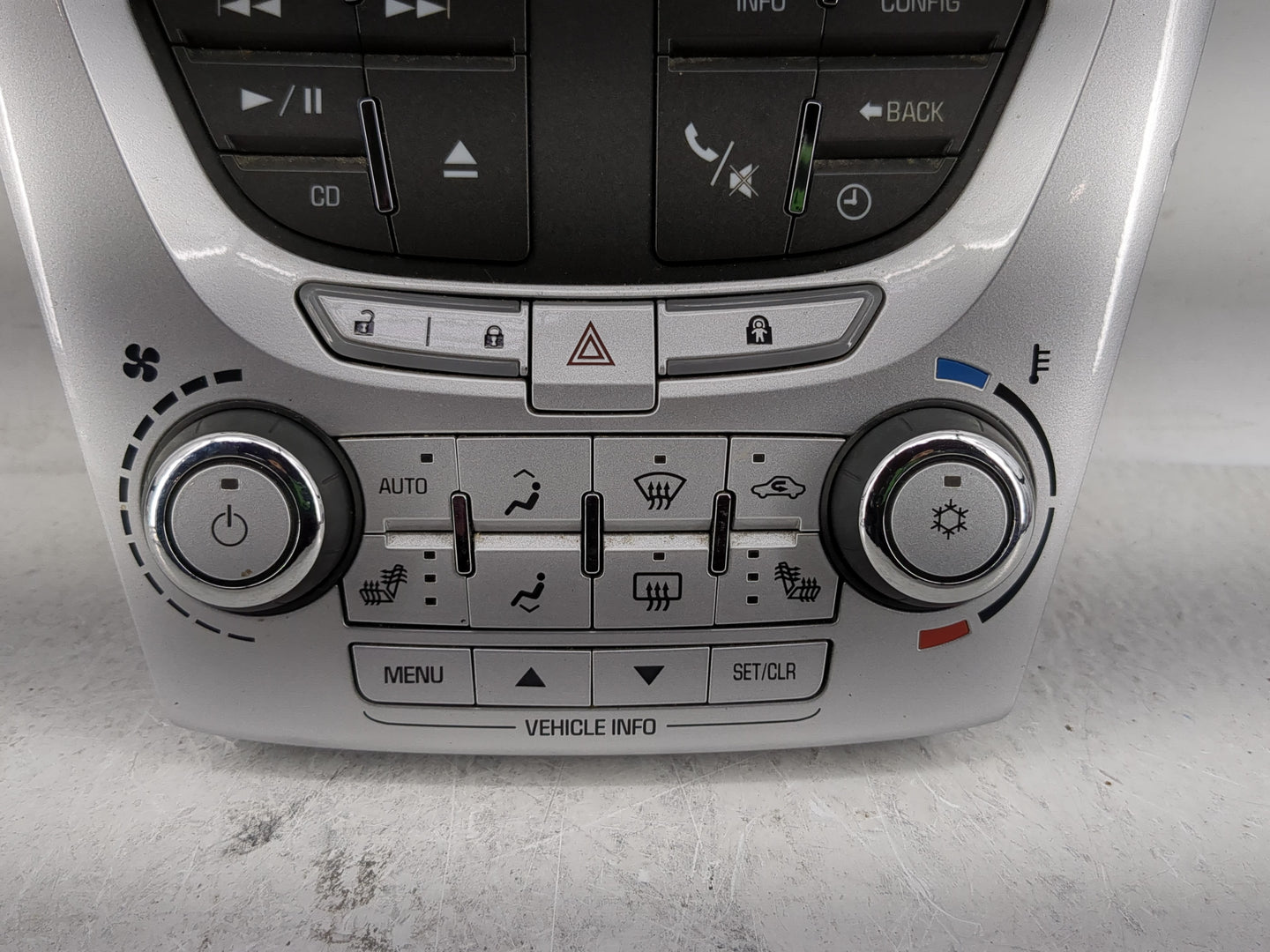 2010-2011 Chevrolet Equinox Radio Control Panel - Oemusedautoparts1.com