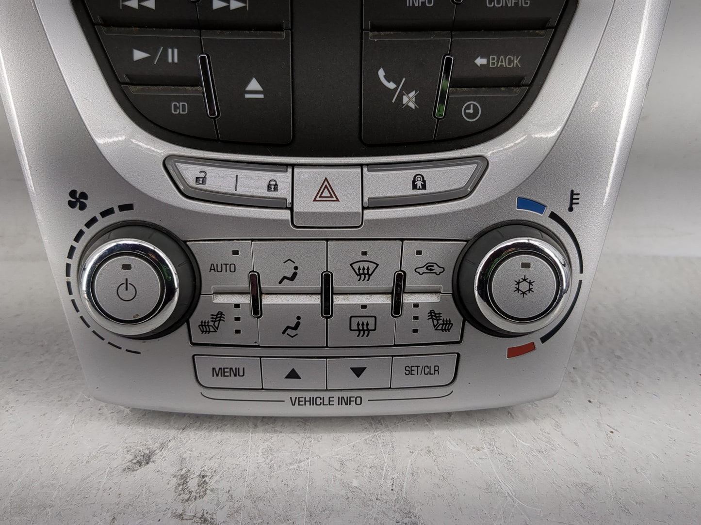 2010-2011 Chevrolet Equinox Radio Control Panel - Oemusedautoparts1.com