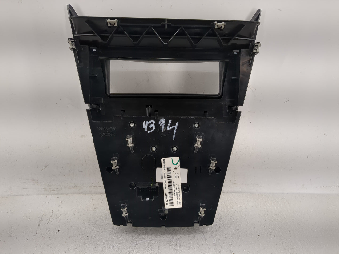 2010-2011 Chevrolet Equinox Radio Control Panel - Oemusedautoparts1.com