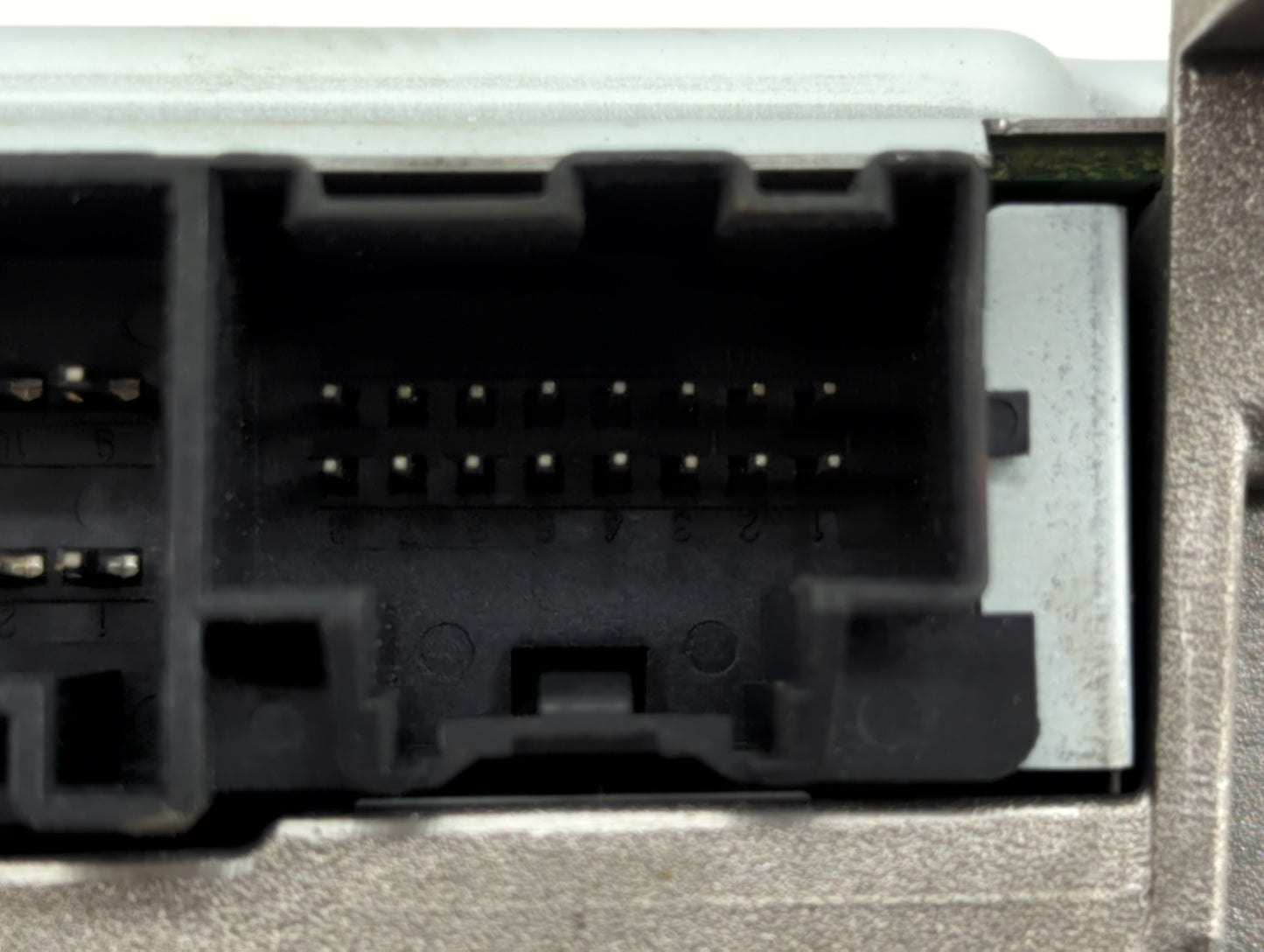 2010-2017 Chevrolet Equinox Radio Speaker Amplifier 20880431 - Oemusedautoparts1.com