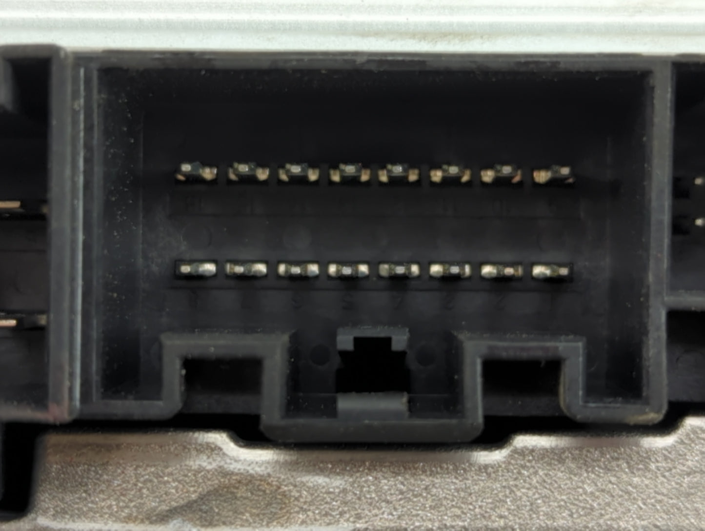 2010-2017 Chevrolet Equinox Radio Speaker Amplifier 20880431 - Oemusedautoparts1.com