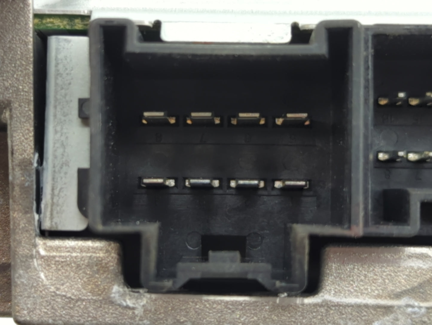 2010-2017 Chevrolet Equinox Radio Speaker Amplifier 20880431 - Oemusedautoparts1.com