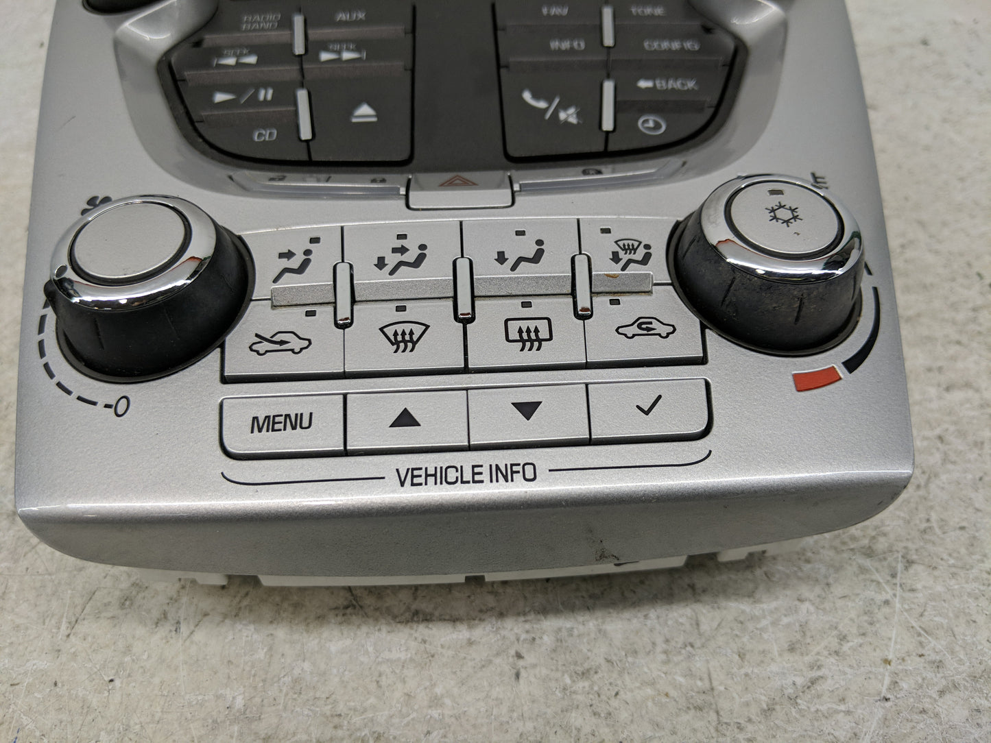2010-2011 Chevrolet Equinox Radio Control Panel - Oemusedautoparts1.com