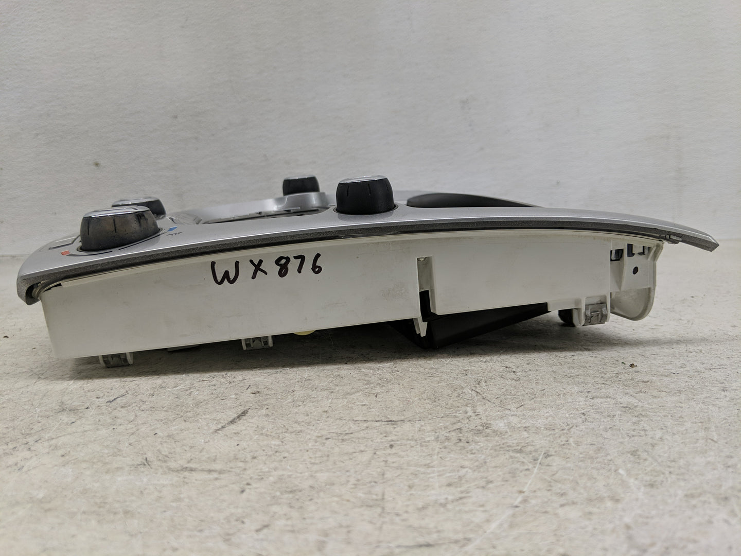 2010-2011 Chevrolet Equinox Radio Control Panel - Oemusedautoparts1.com