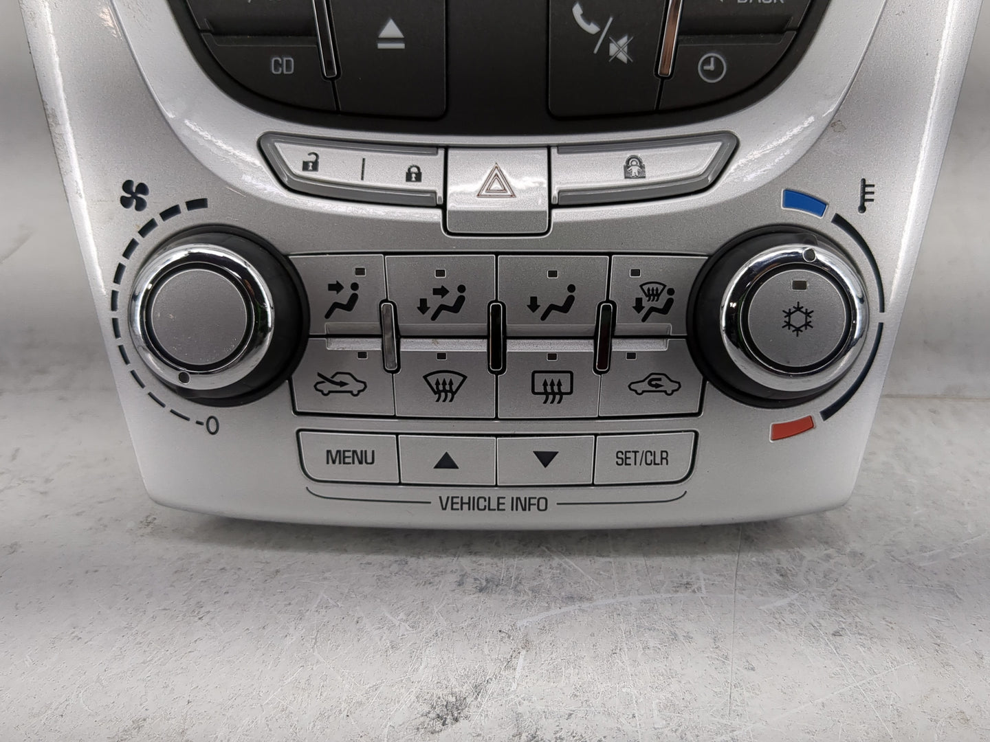 2010-2011 Chevrolet Equinox Radio Control Panel - Oemusedautoparts1.com