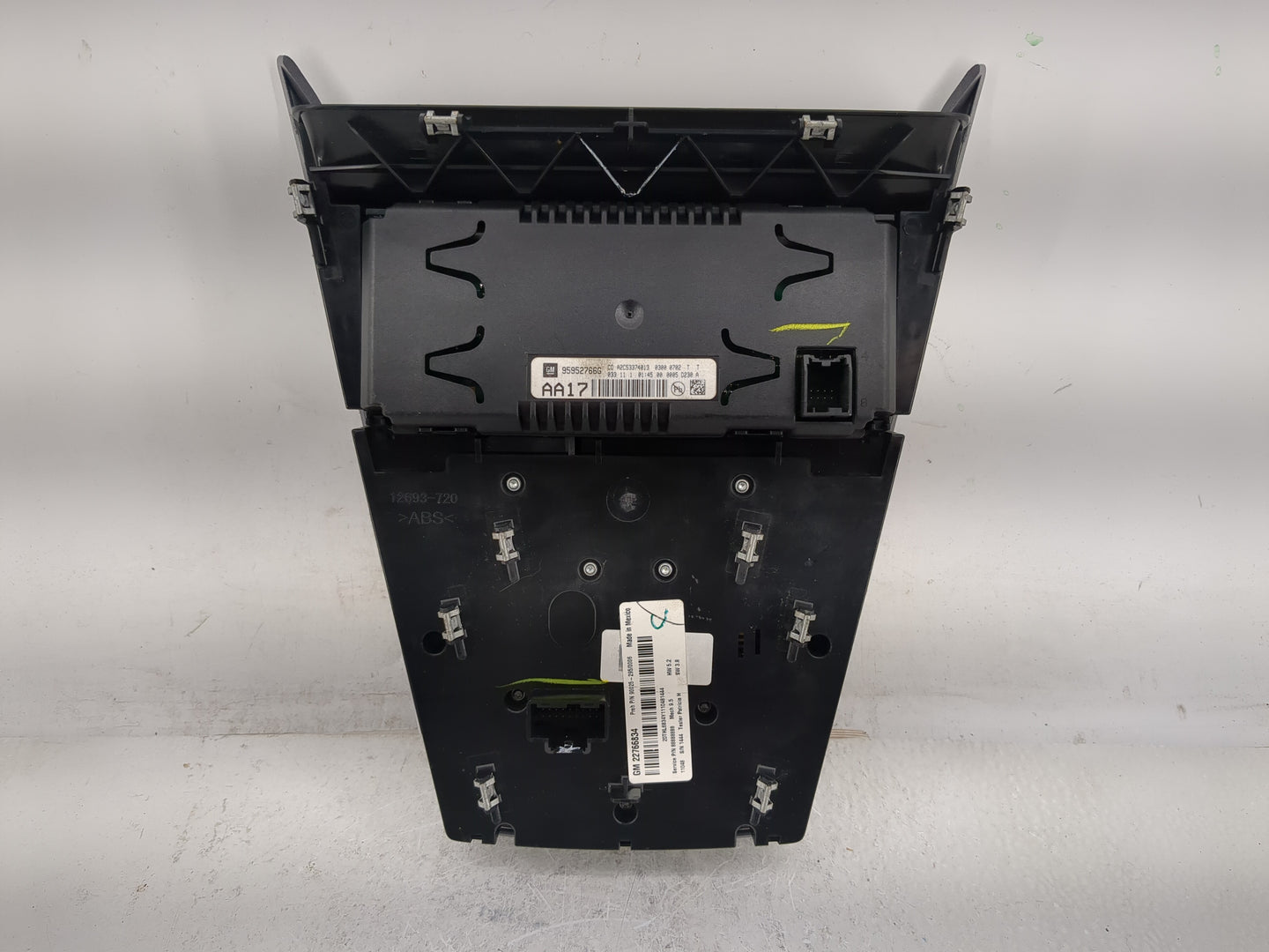 2010-2011 Chevrolet Equinox Radio Control Panel - Oemusedautoparts1.com