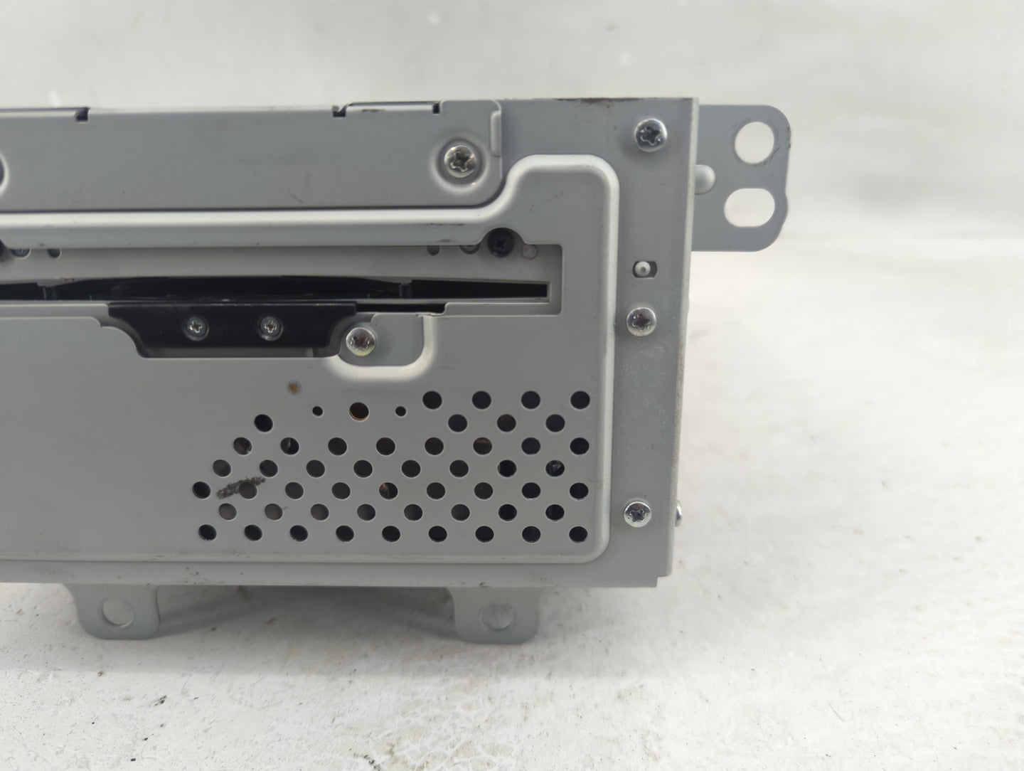 2011 Chevrolet Equinox Radio AM FM Cd Player Receiver Replacement P/N:22744758 Fits Fits 2010 OEM Used Auto Parts - Oemuseda