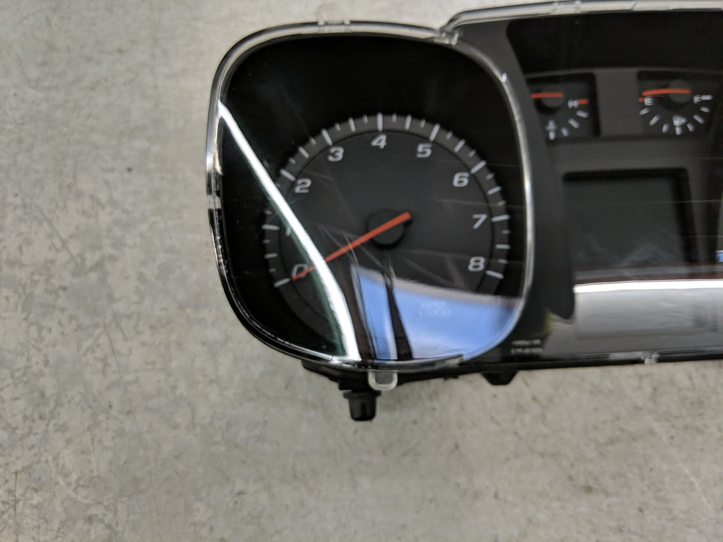 2011 Chevrolet Equinox Instrument Cluster Speedometer Gauges P/N:812703197 20978079 Fits OEM Used Auto Parts - Oemusedautopa