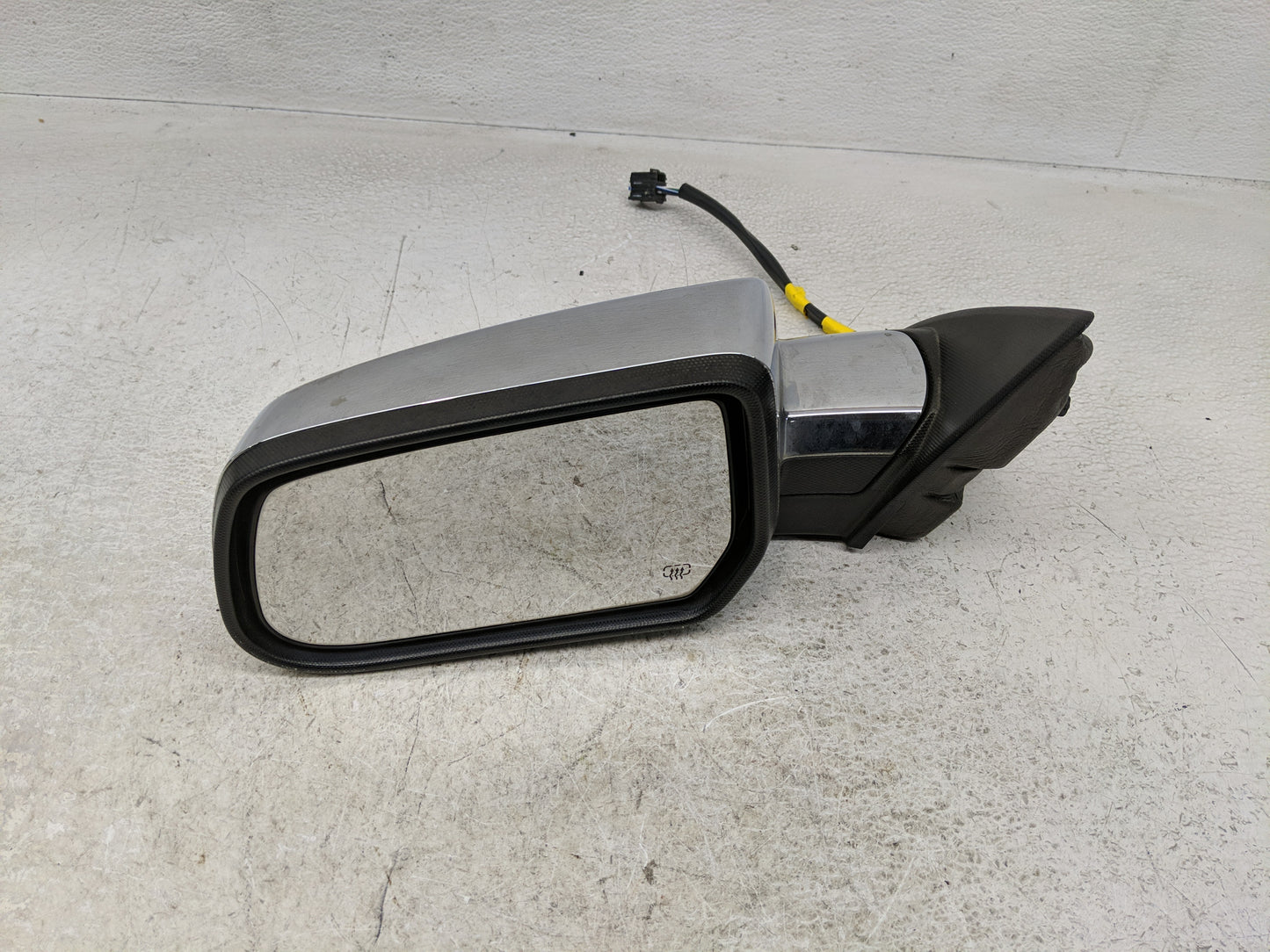 2011-2013 Chevrolet Equinox Driver Side View Mirror - Left Door Mirror OEM Used - Oemusedautoparts1.com