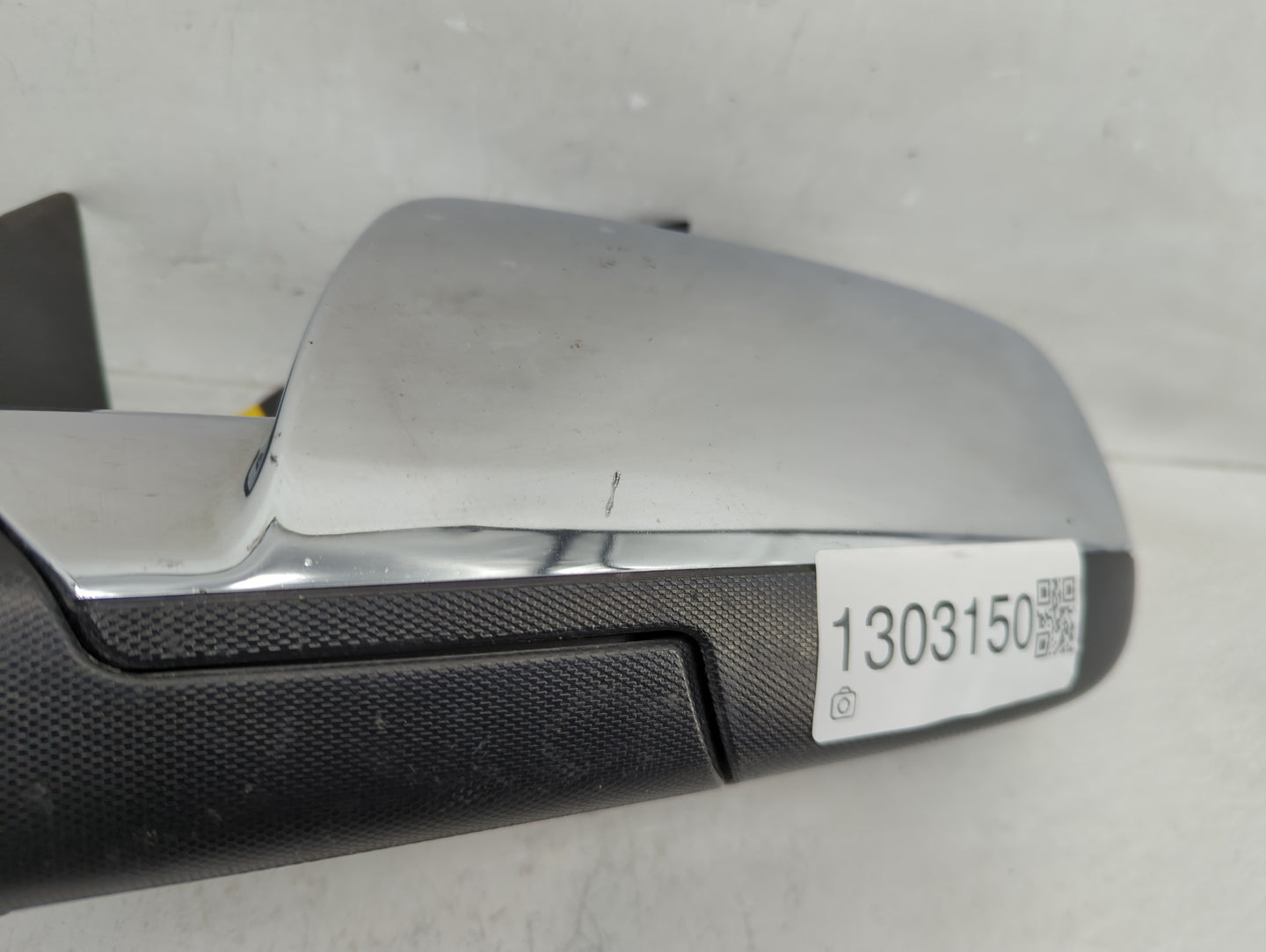 2010-2011 Chevrolet Equinox Driver Side View Mirror - Left Door Mirror OEM Used - Oemusedautoparts1.com