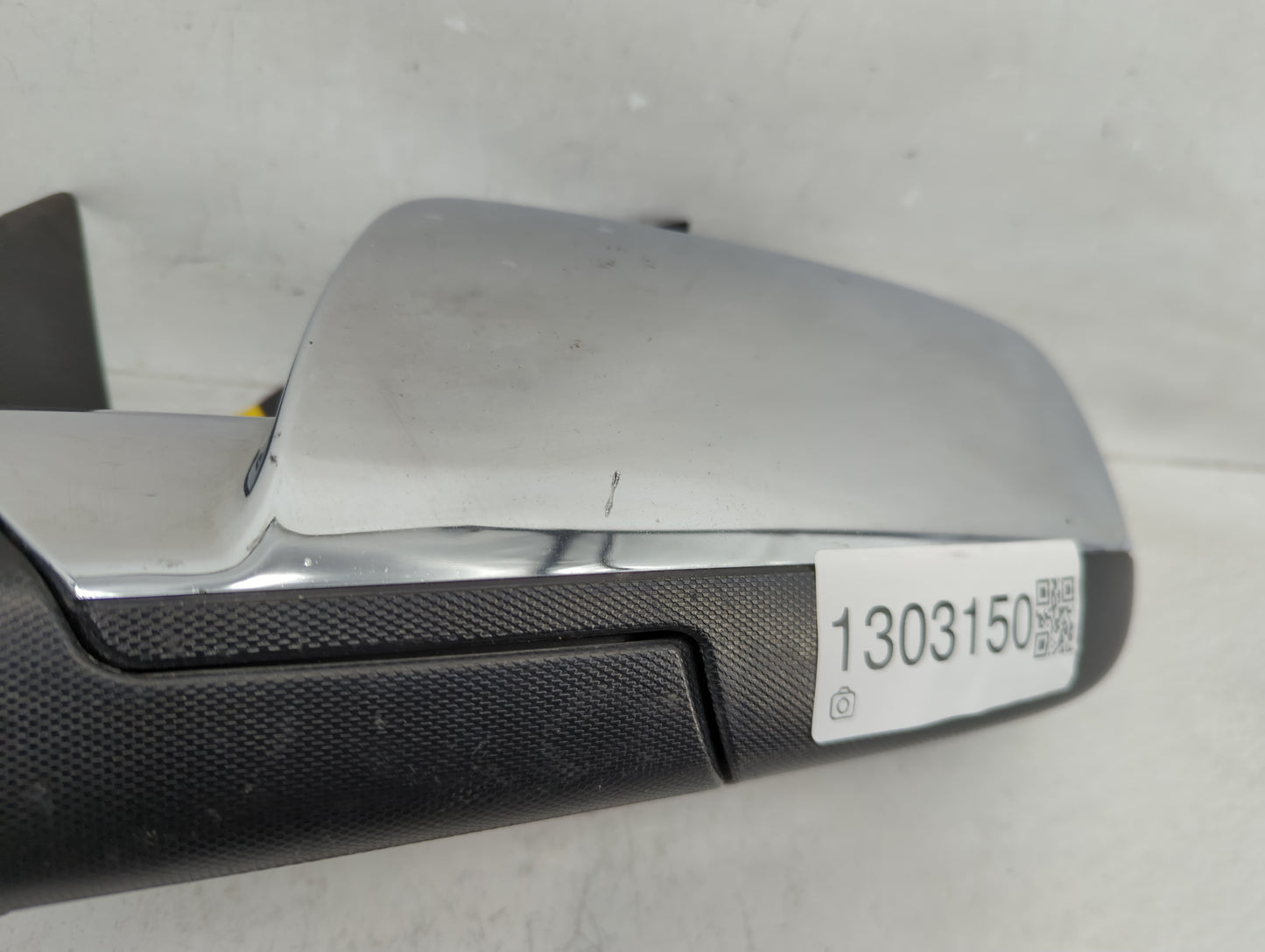 2010-2011 Chevrolet Equinox Driver Side View Mirror - Left Door Mirror OEM Used - Oemusedautoparts1.com
