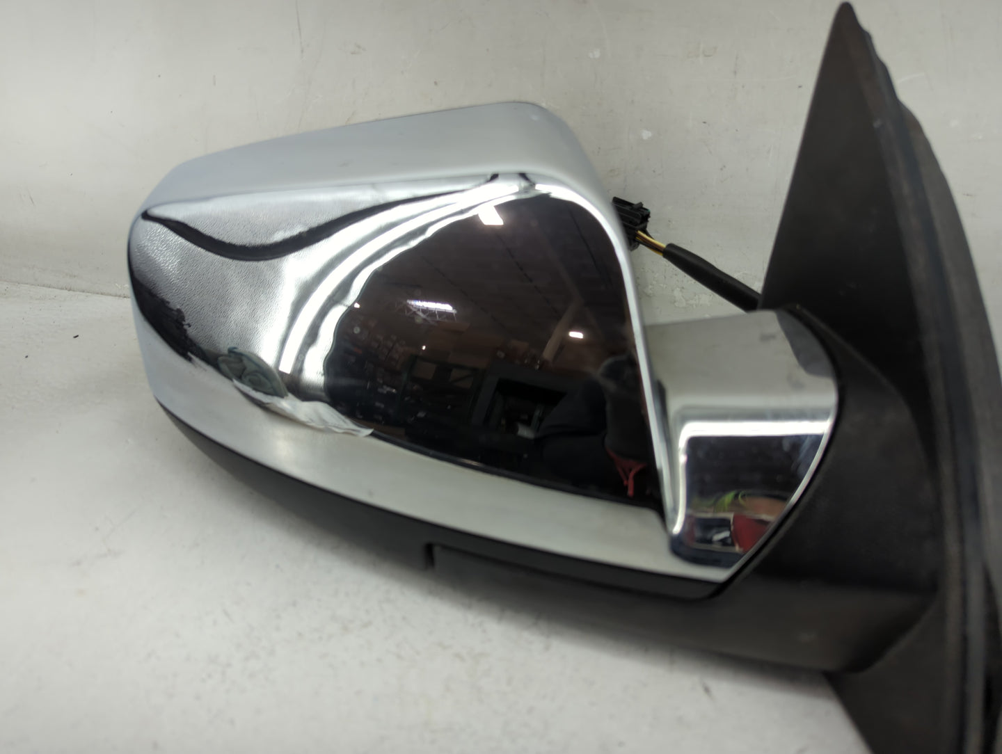 2010-2011 Chevrolet Equinox Passenger Side View Mirror - Right Door Mirror OEM Used - Oemusedautoparts1.com