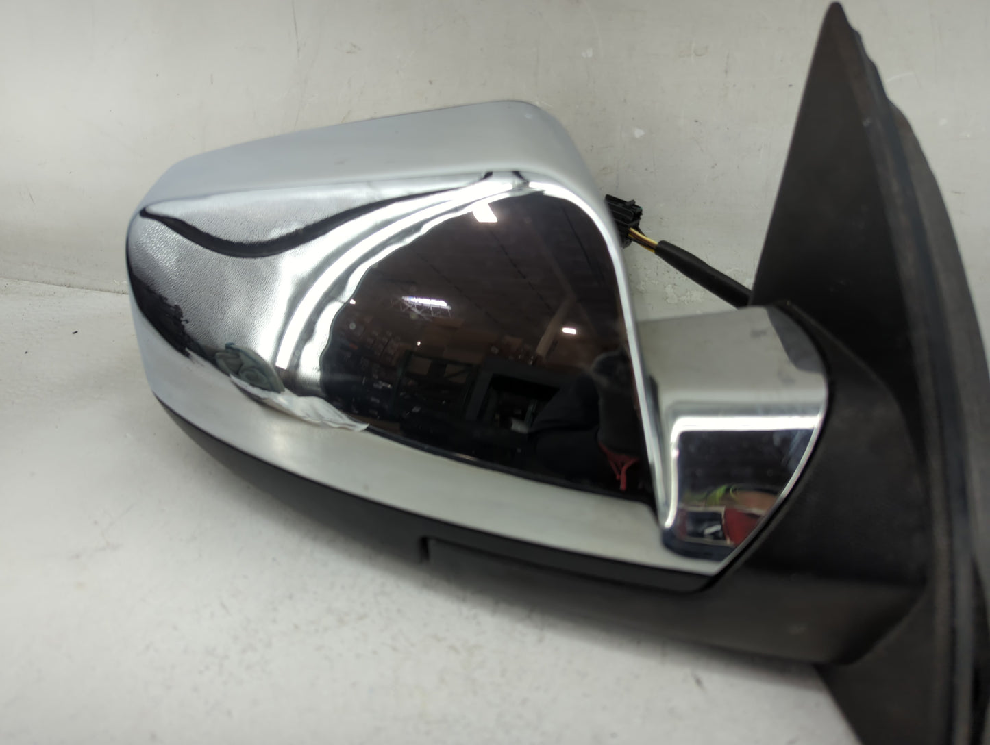 2010-2011 Chevrolet Equinox Passenger Side View Mirror - Right Door Mirror OEM Used - Oemusedautoparts1.com