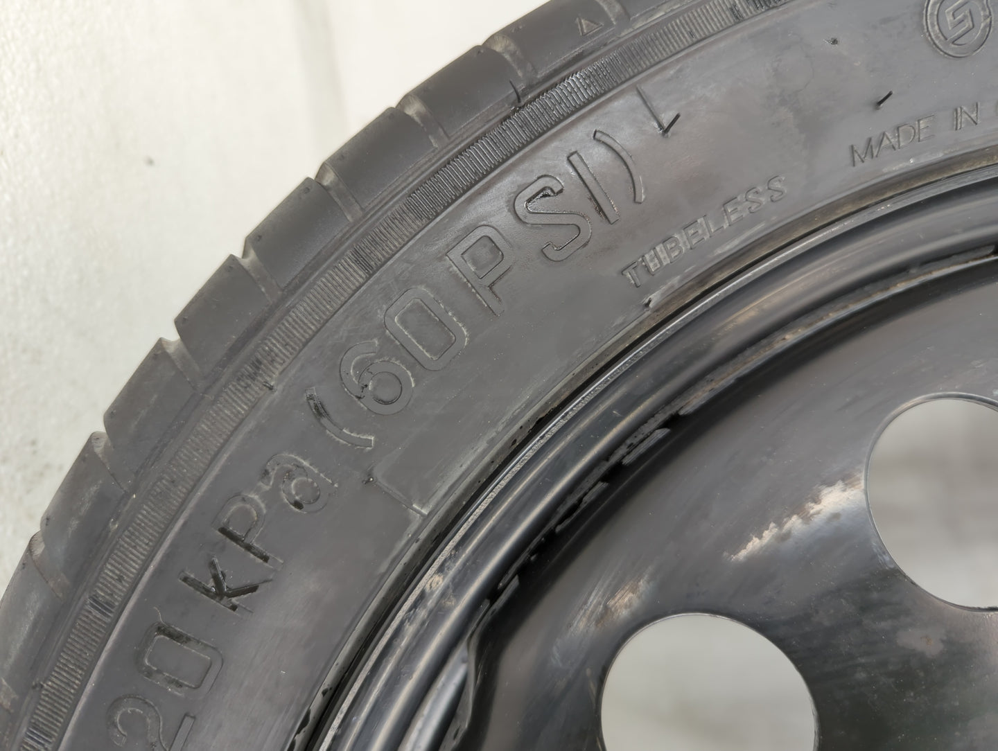 2010-2017 Chevrolet Equinox Spare Donut Tire Wheel Rim Oem - Oemusedautoparts1.com