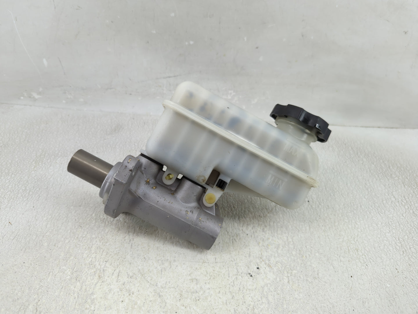 2011-2017 Chevrolet Equinox Brake Master Cylinder - Oemusedautoparts1.com