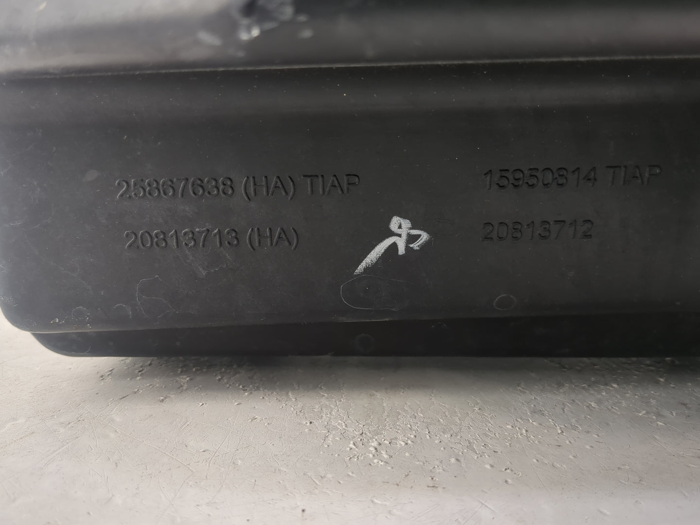 2010-2011 Chevrolet Equinox Air Cleaner Intake-duct Hose Tube - Oemusedautoparts1.com