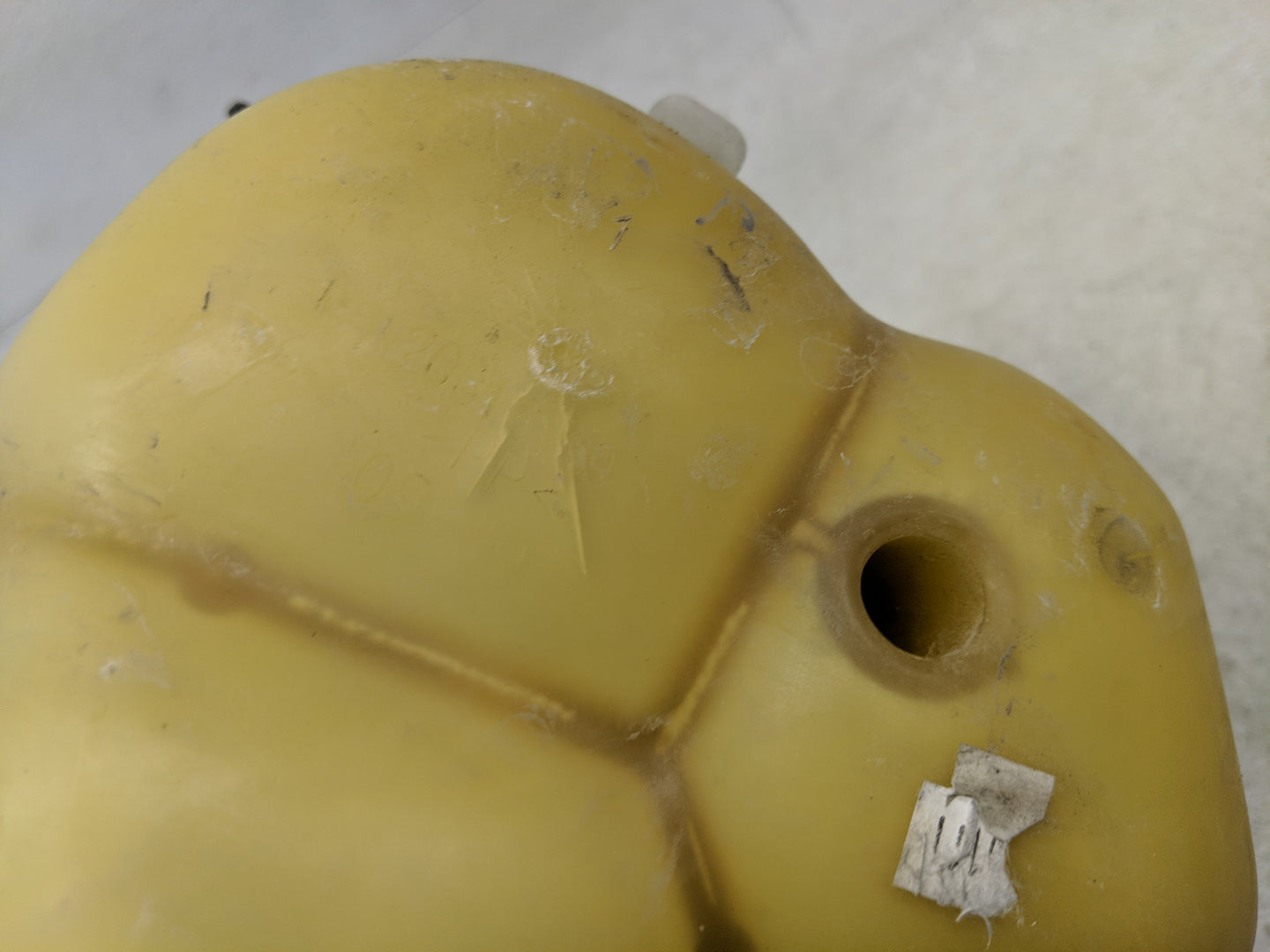 2010-2017 Chevrolet Equinox Windshield Washer Fluid Reservoir Bottle Oem - Oemusedautoparts1.com