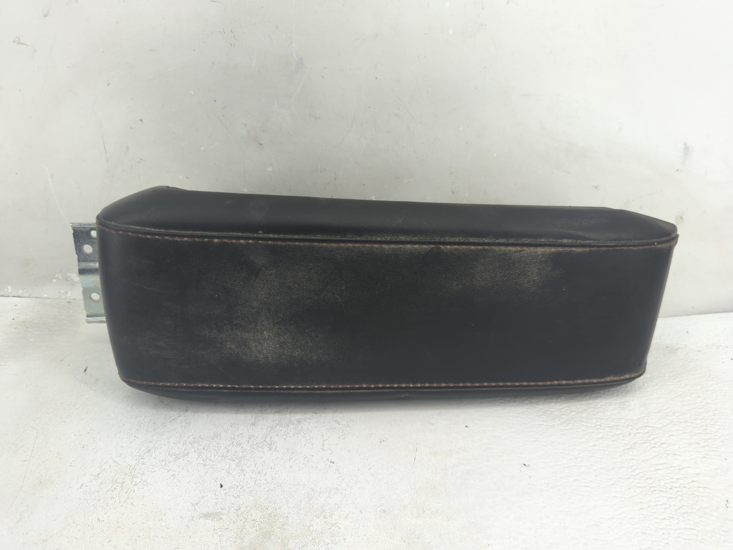 2011 Chevrolet Equinox Center Console Armrest Cover Lid Fits OEM Used Auto Parts - Oemusedautoparts1.com