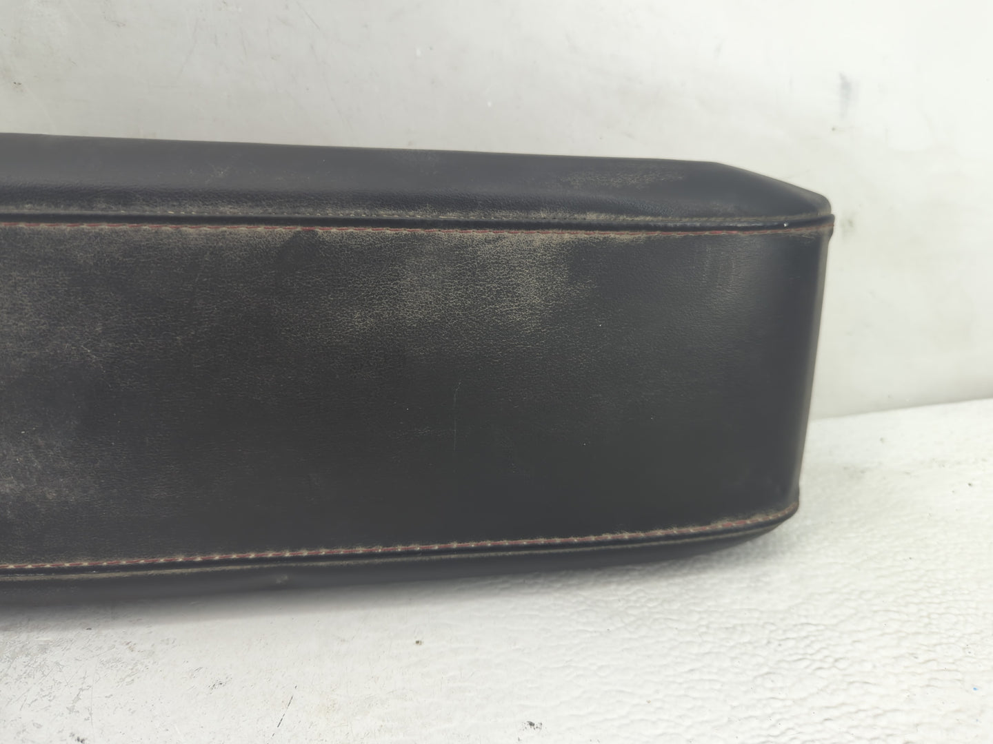 2011 Chevrolet Equinox Center Console Armrest Cover Lid Fits OEM Used Auto Parts - Oemusedautoparts1.com
