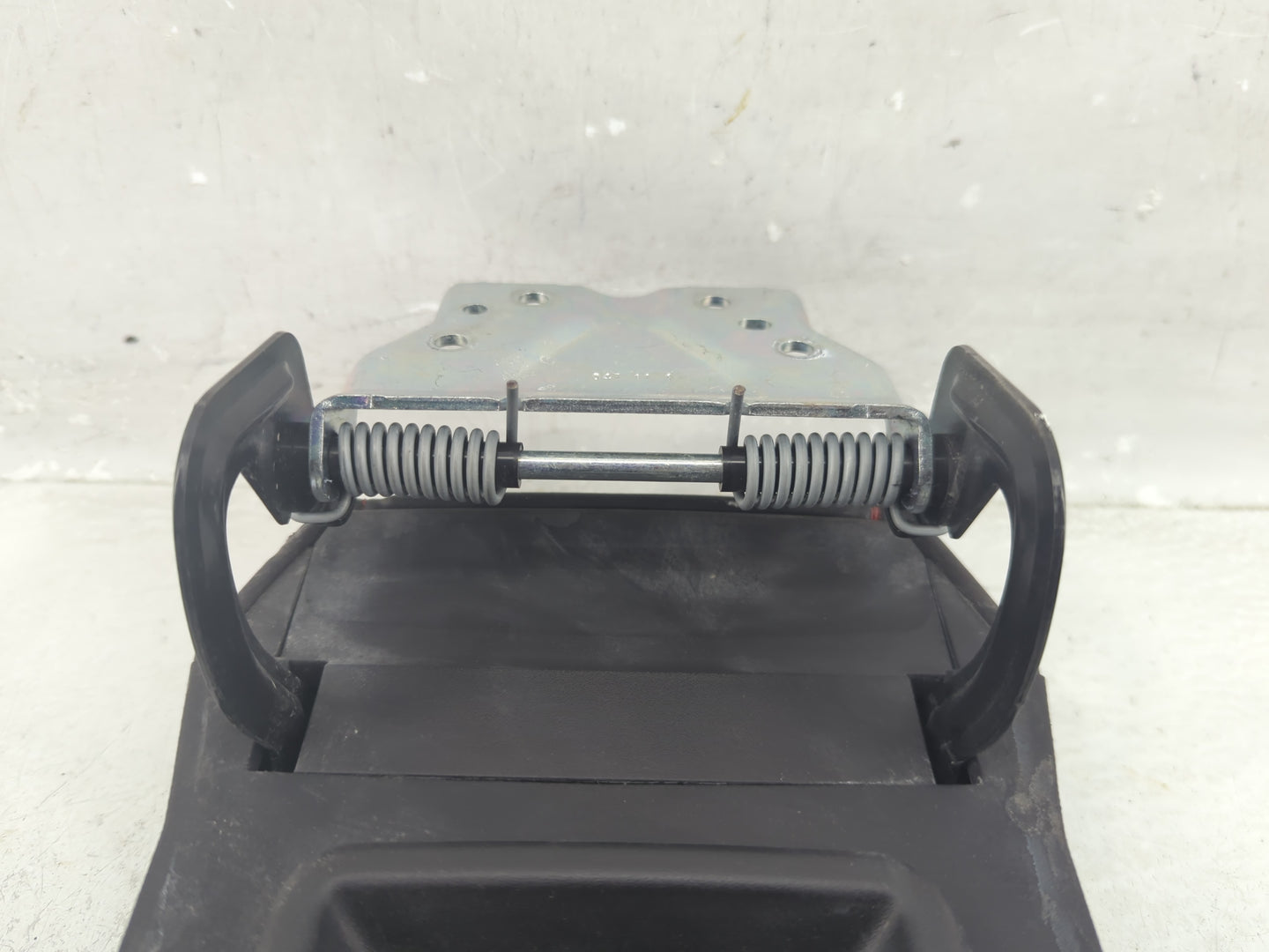 2011 Chevrolet Equinox Center Console Armrest Cover Lid Fits OEM Used Auto Parts - Oemusedautoparts1.com
