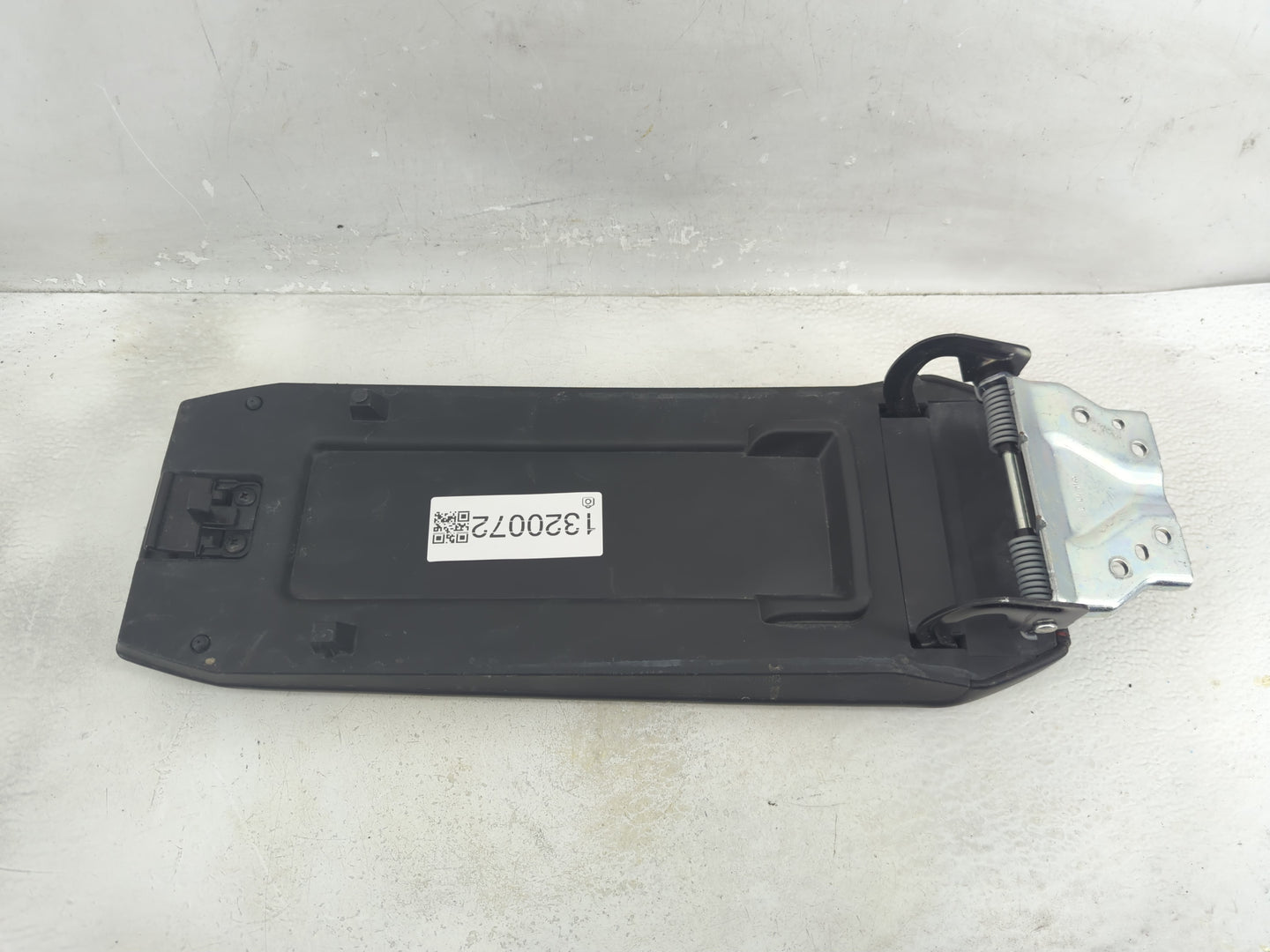 2011 Chevrolet Equinox Center Console Armrest Cover Lid Fits OEM Used Auto Parts - Oemusedautoparts1.com