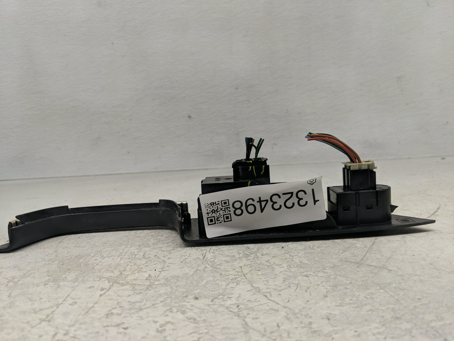 2010-2017 Chevrolet Equinox Master Power Window Switch Replacement Driver Side Left Fits OEM Used Auto Parts - Oemusedautopa