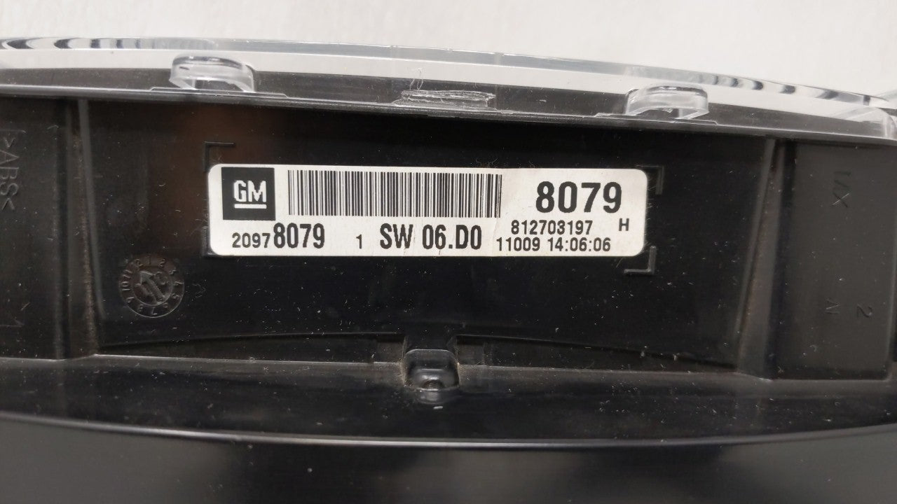 2011 Chevrolet Equinox Instrument Cluster Speedometer Gauges P/N:20978081 20978079, 22783661 Fits OEM Used Auto Parts - Oemu
