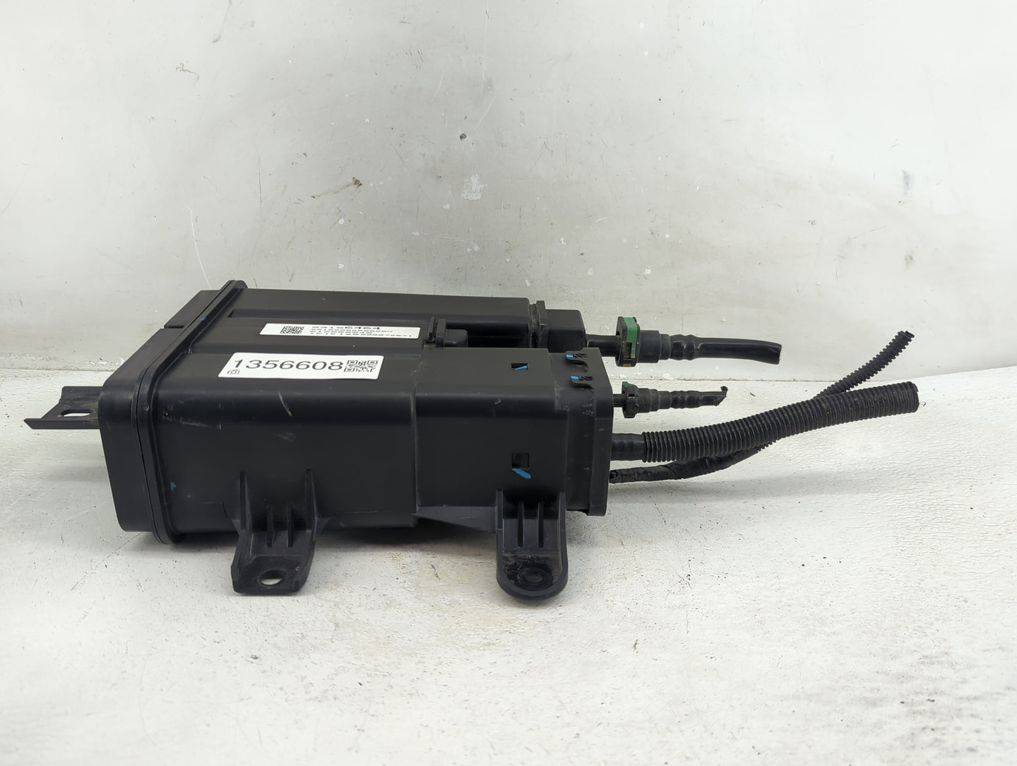 2011 Chevrolet Equinox Fuel Vapor Charcoal Canister 1356608 - Oemusedautoparts1.com