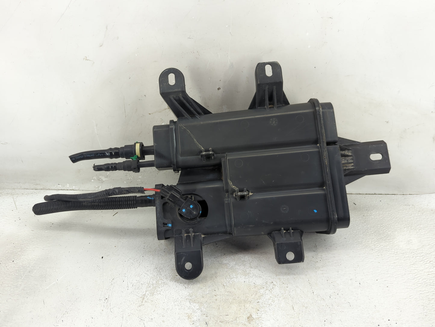 2011 Chevrolet Equinox Fuel Vapor Charcoal Canister - Oemusedautoparts1.com