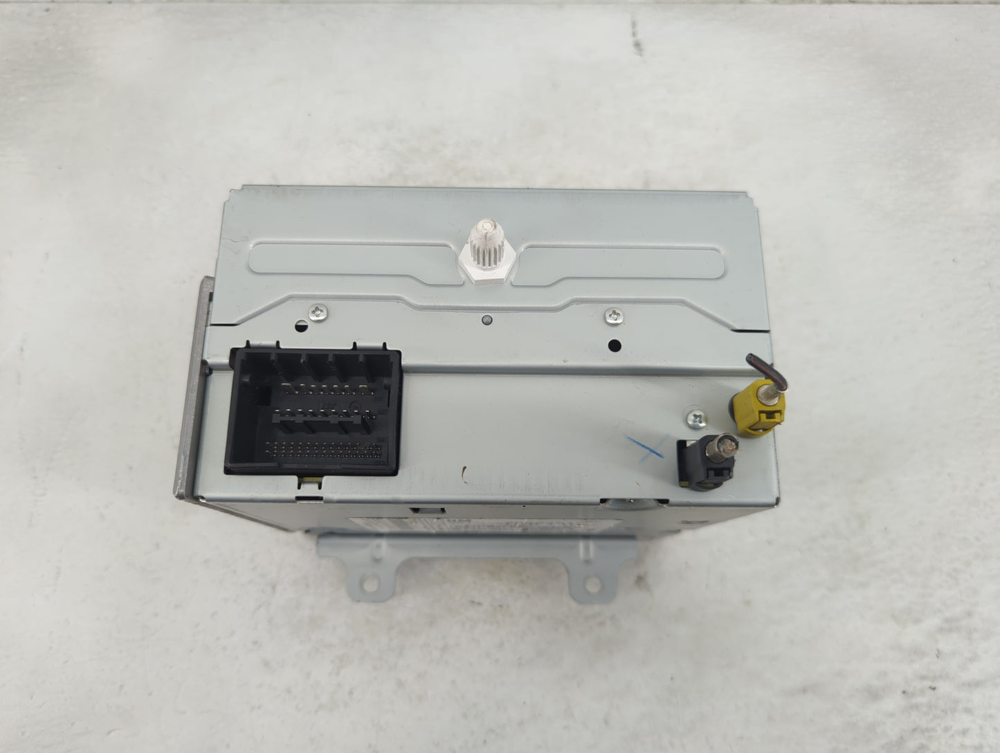 2011-2012 Chevrolet Equinox Radio AM FM Cd Player Receiver Replacement P/N:20983517 Fits Fits 2010 2011 2012 OEM Used Auto P