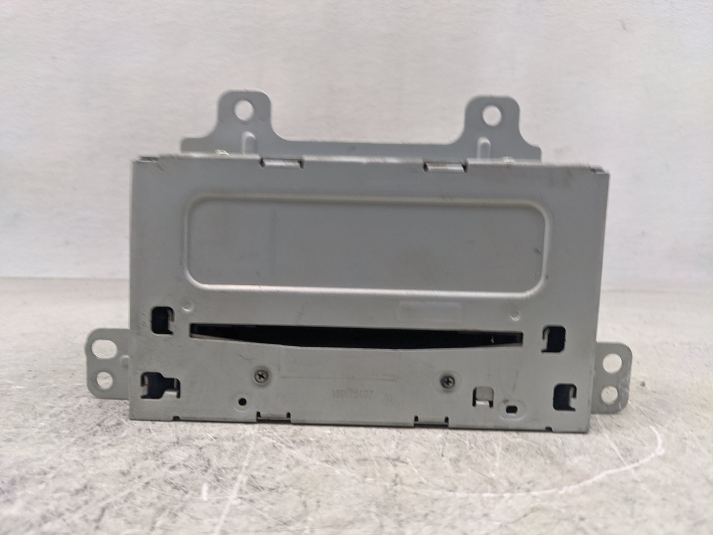 2011-2012 Chevrolet Equinox Radio AM FM Cd Player Receiver Replacement P/N:20983517 Fits Fits 2010 2011 2012 OEM Used Auto P