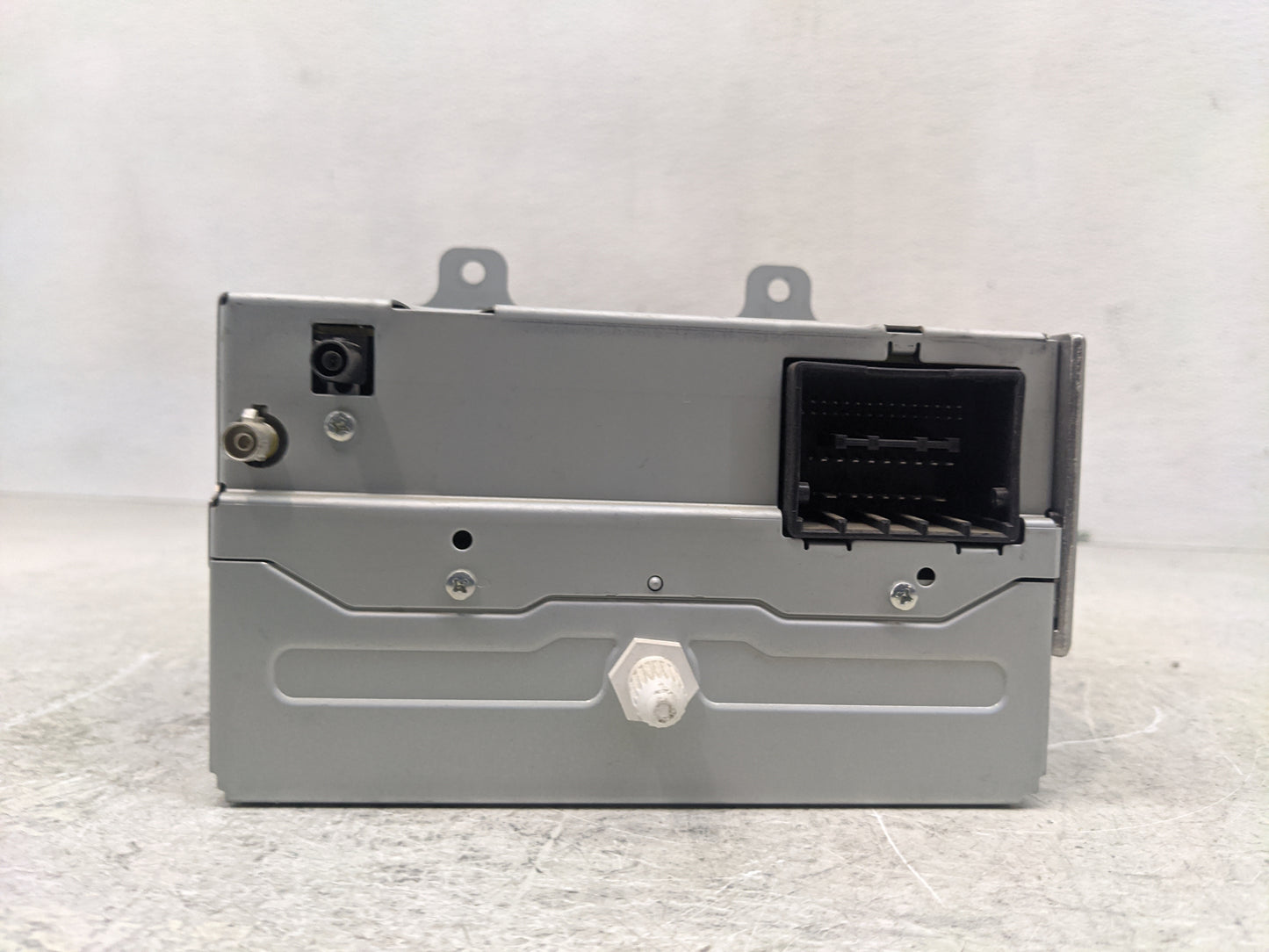 2011-2012 Chevrolet Equinox Radio AM FM Cd Player Receiver Replacement P/N:20983517 Fits Fits 2010 2011 2012 OEM Used Auto P