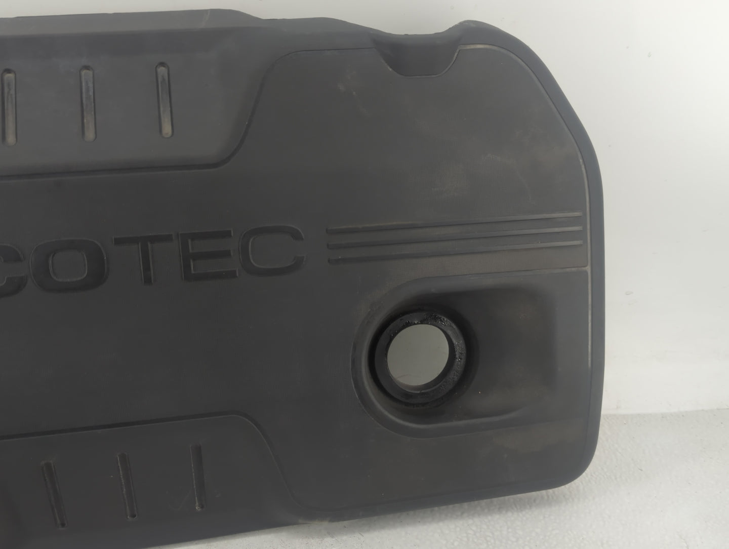 2011 Chevrolet Equinox Engine Cover - Oemusedautoparts1.com