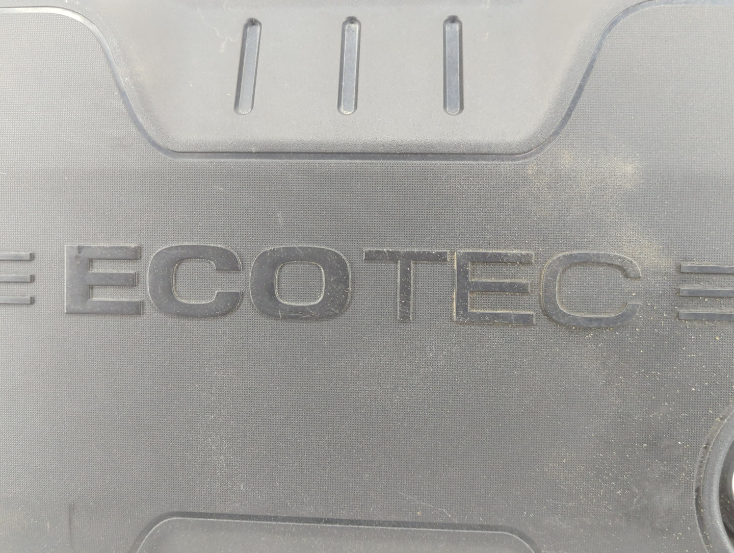 2011 Chevrolet Equinox Engine Cover - Oemusedautoparts1.com