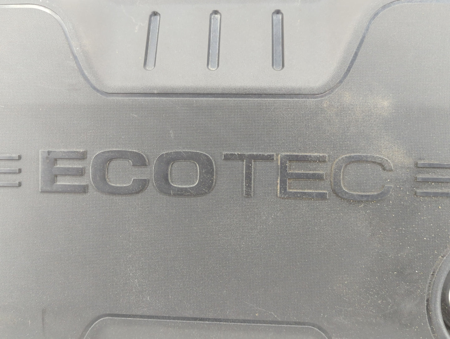 2011 Chevrolet Equinox Engine Cover - Oemusedautoparts1.com