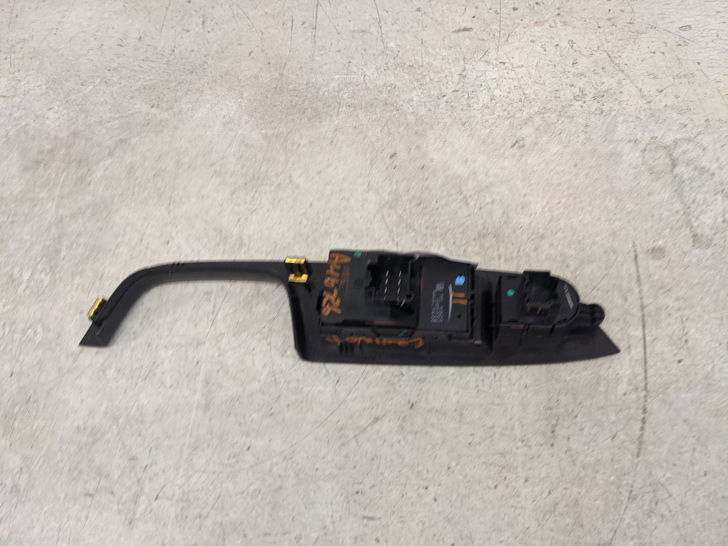 2010-2017 Chevrolet Equinox Master Power Window Switch Replacement Driver Side Left P/N:20917599 Fits OEM Used Auto Parts - 