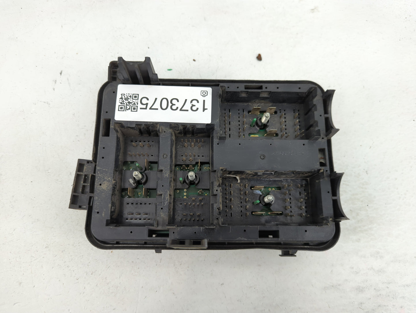 2011 Chevrolet Equinox Fusebox Fuse Box Panel Relay Module P/N:20899629 02 Fits OEM Used Auto Parts - Oemusedautoparts1.com
