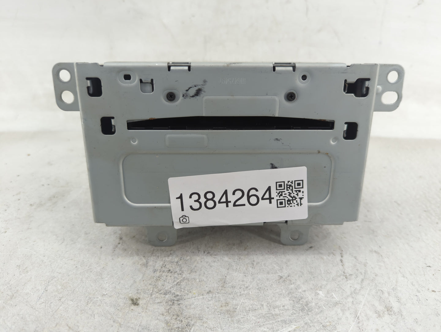 2011-2012 Chevrolet Equinox Radio AM FM Cd Player Receiver Replacement P/N:20983517 Fits Fits 2010 2011 2012 OEM Used Auto P