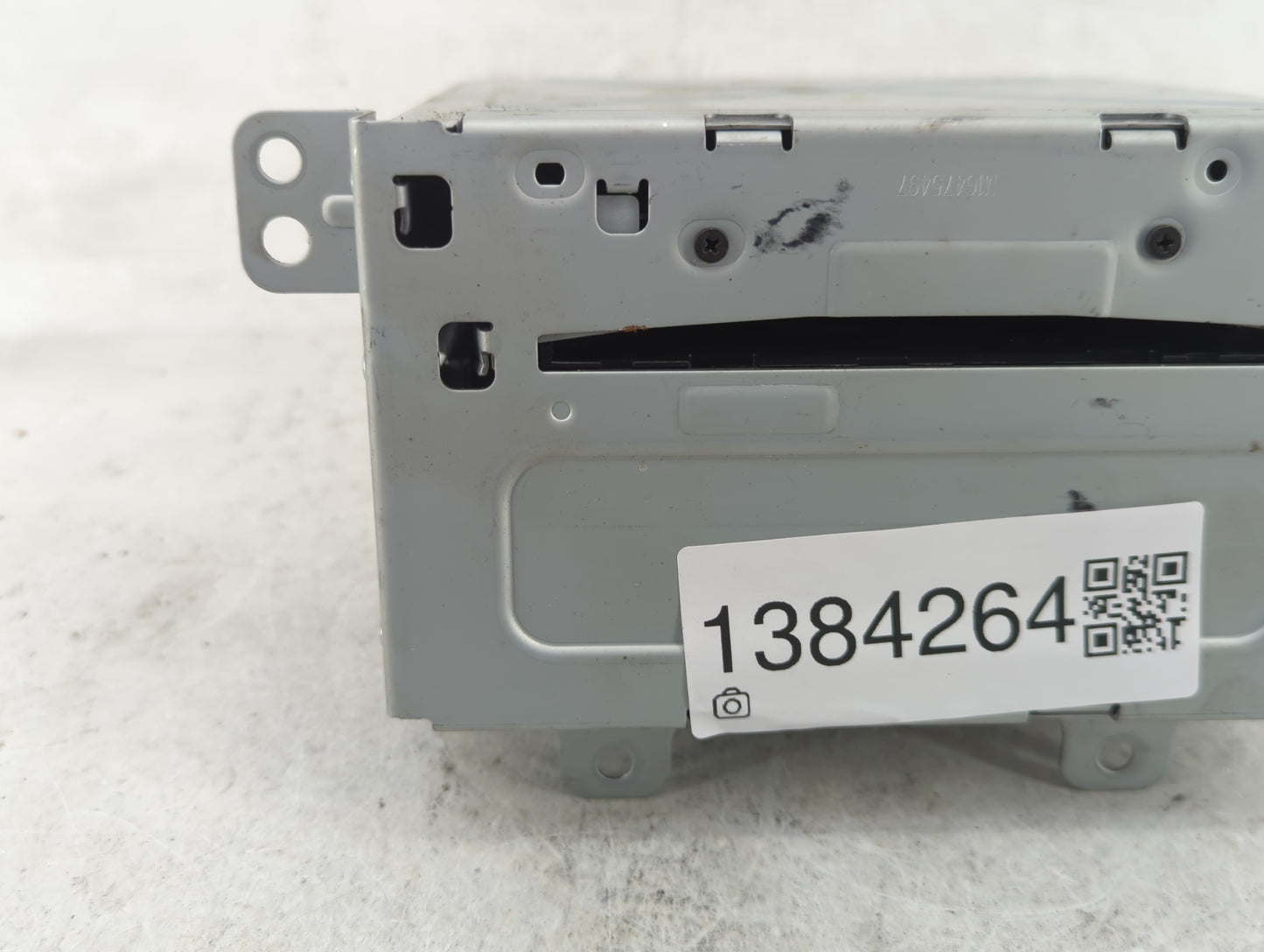 2011-2012 Chevrolet Equinox Radio AM FM Cd Player Receiver Replacement P/N:20983517 Fits Fits 2010 2011 2012 OEM Used Auto P